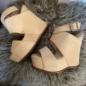 Vera Wang Lavender platform sandals shoes vintage